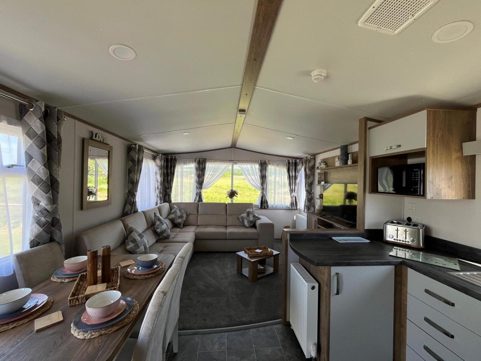 Visma Caravan Llanddwywe ภายนอก รูปภาพ