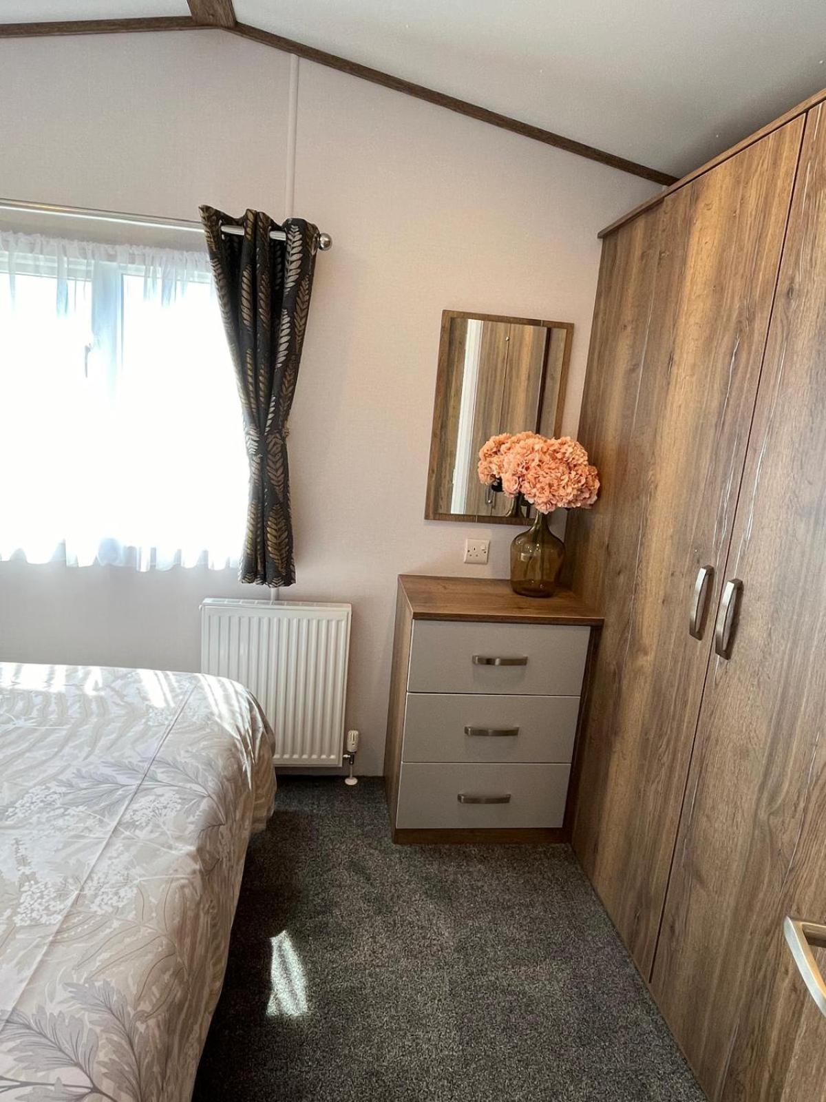 Visma Caravan Llanddwywe ภายนอก รูปภาพ